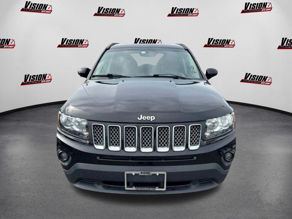 2017 Jeep Compass Latitude photo 2