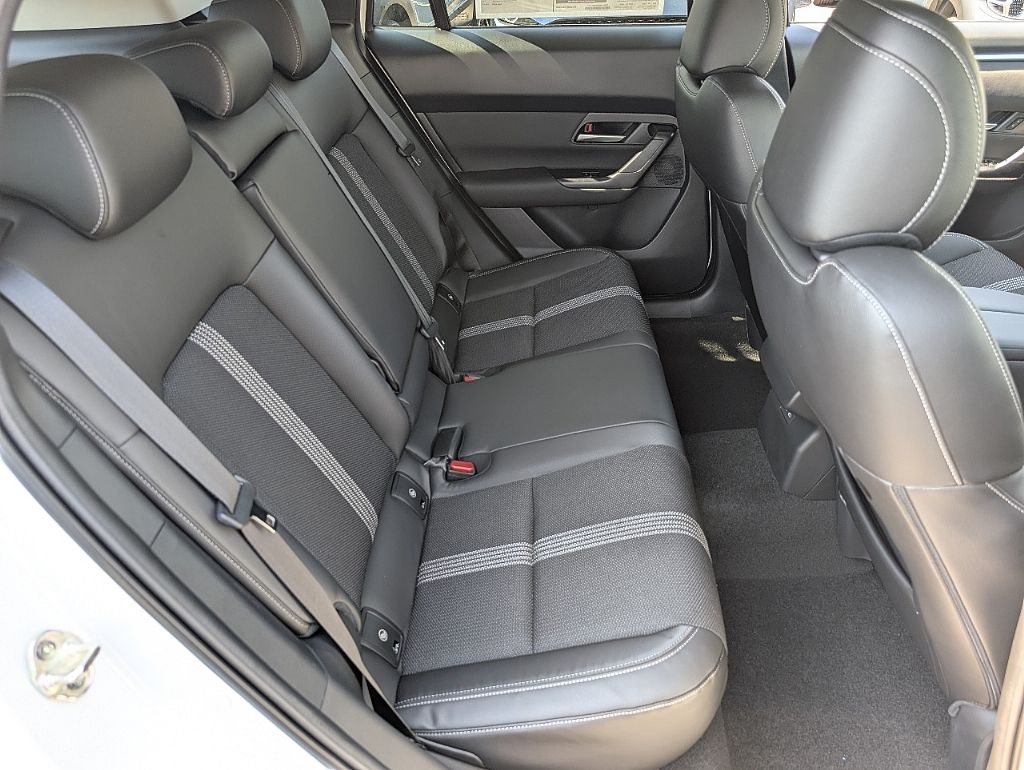 2025 Mazda CX-50 2.5 S Preferred photo 12