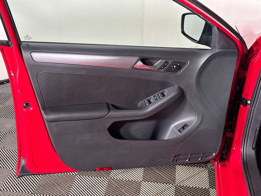 2016 Volkswagen Jetta 1.8T Sport photo 10