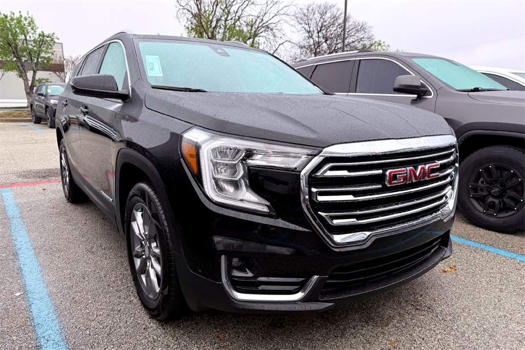 2024 GMC Terrain SLT's photo