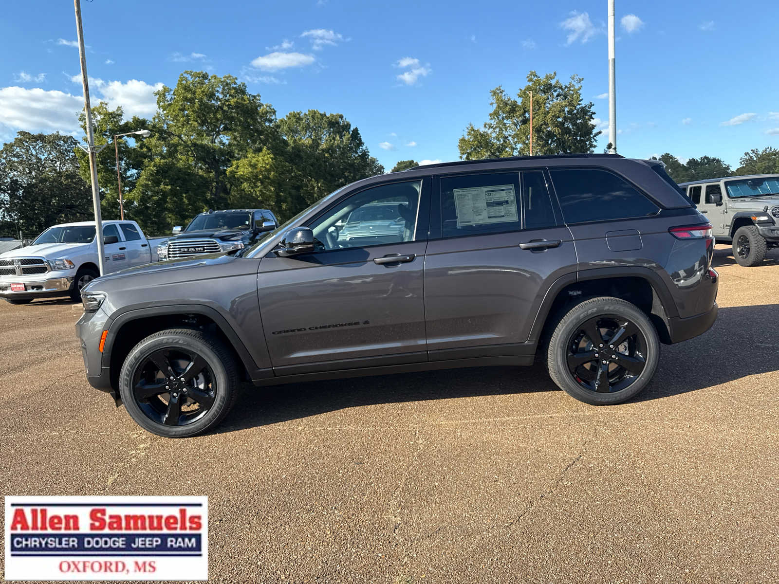 2025 Jeep Grand Cherokee Altitude photo 4