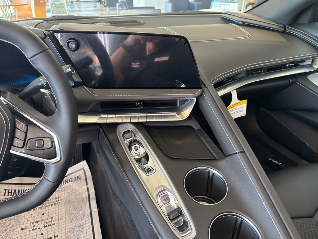 2026 Chevrolet Corvette Stingray 2LT photo 9