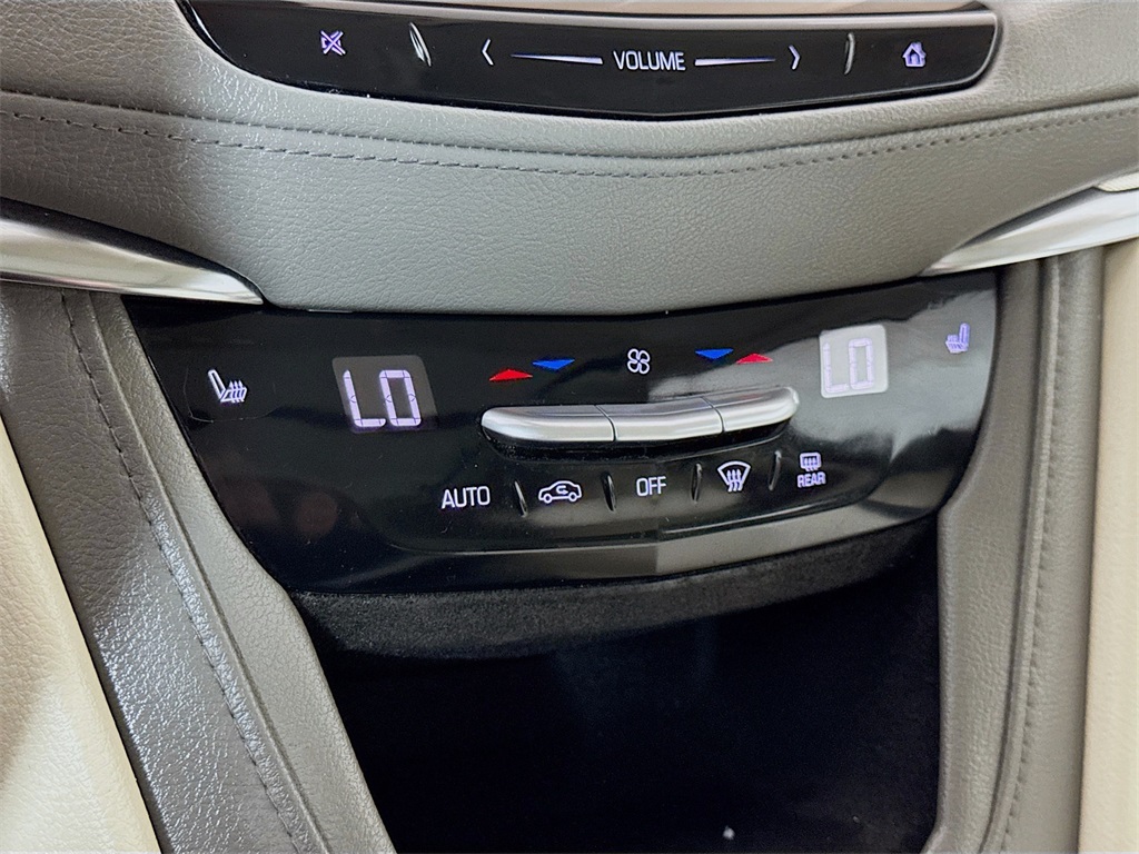 2017 Cadillac XT5 Luxury photo 35