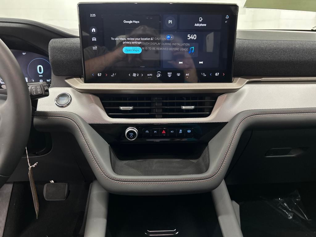 2025 Ford Explorer photo 18