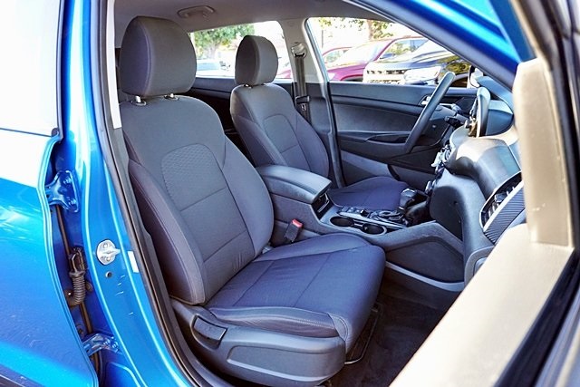 Used 2020 Blue Hyundai SE image 11