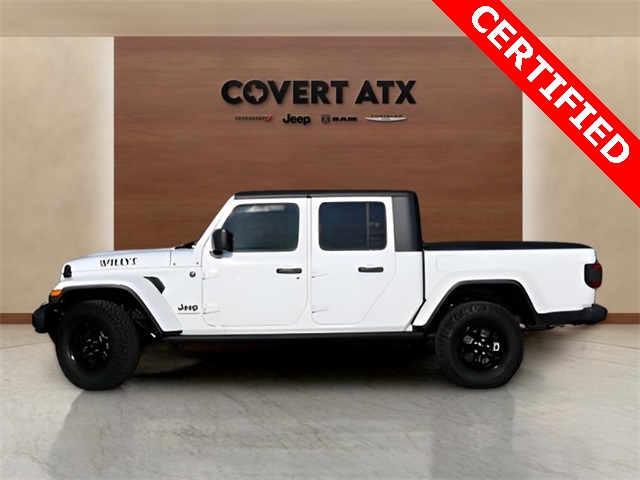 2024 Jeep Gladiator Willys photo 2