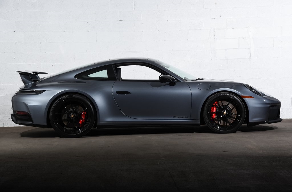 2026 Porsche 911 Coupe GTS photo 8