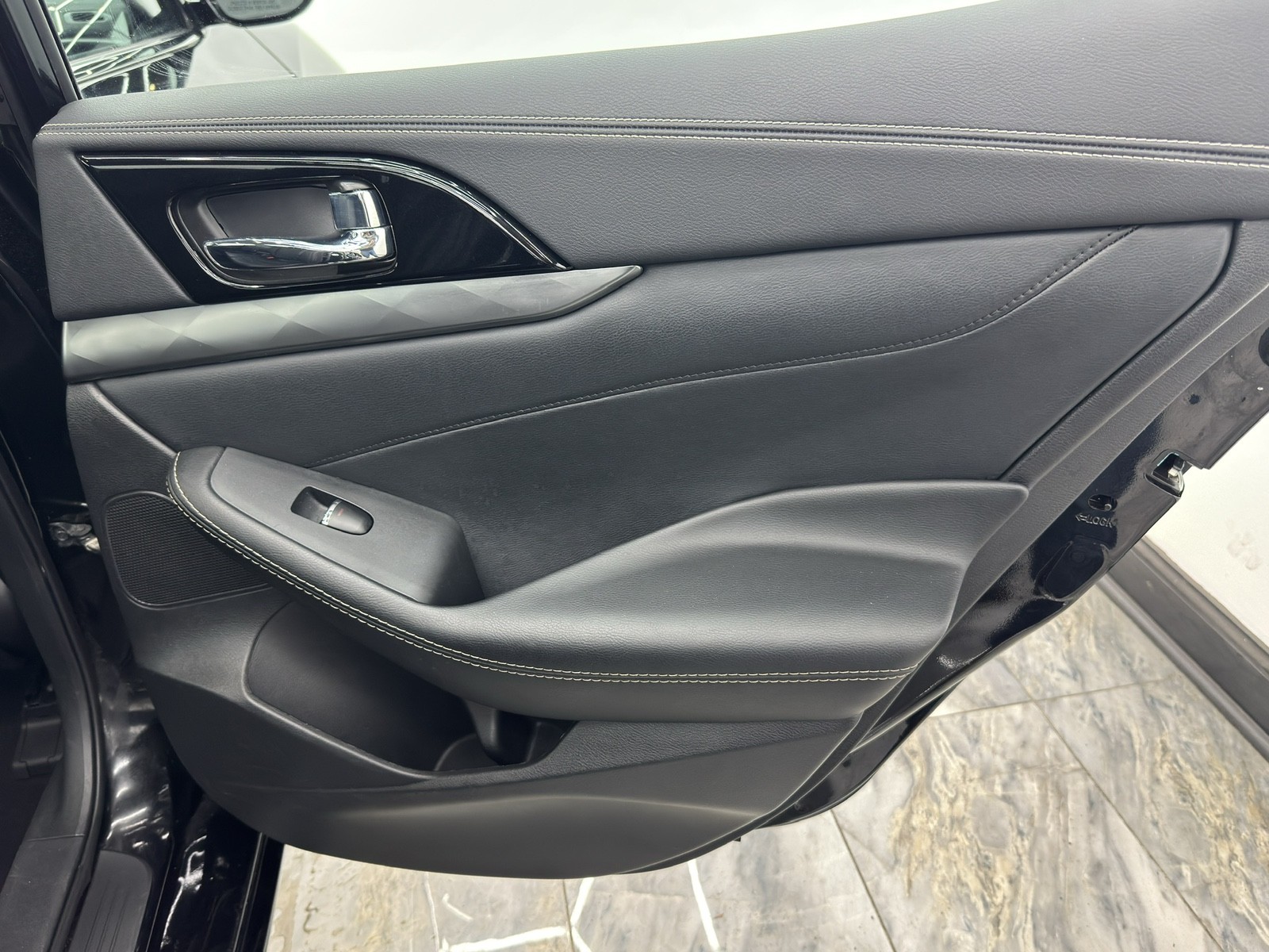 2023 Nissan Maxima SV photo 45