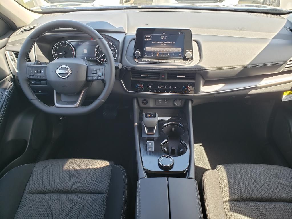 2026 Nissan Rogue SV photo 7