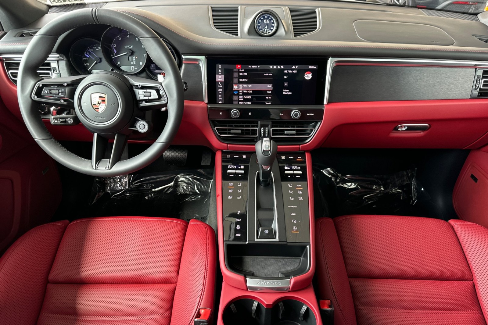 2025 Porsche Macan GTS photo 7