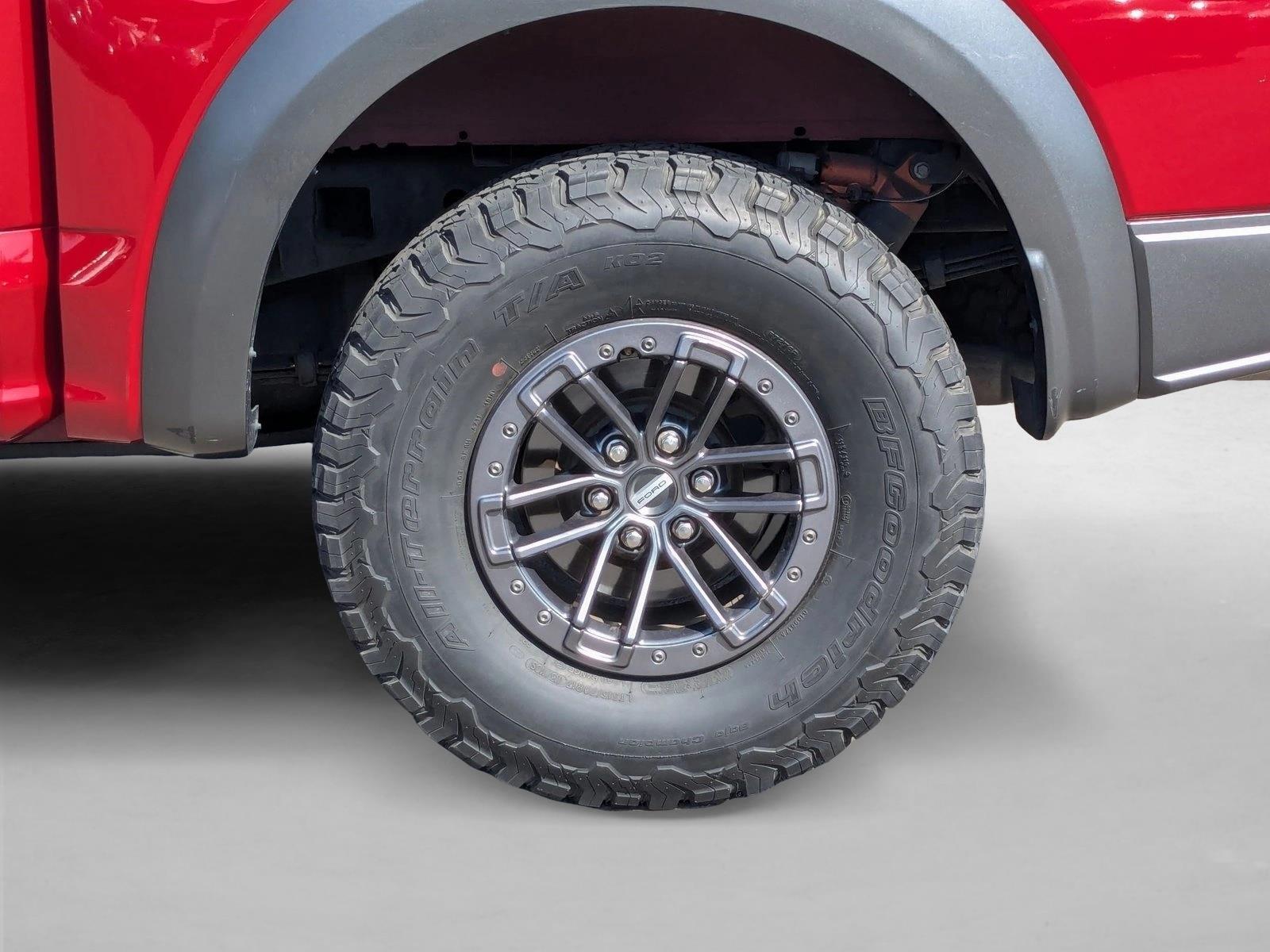 2020 Ford F-150 Raptor photo 21