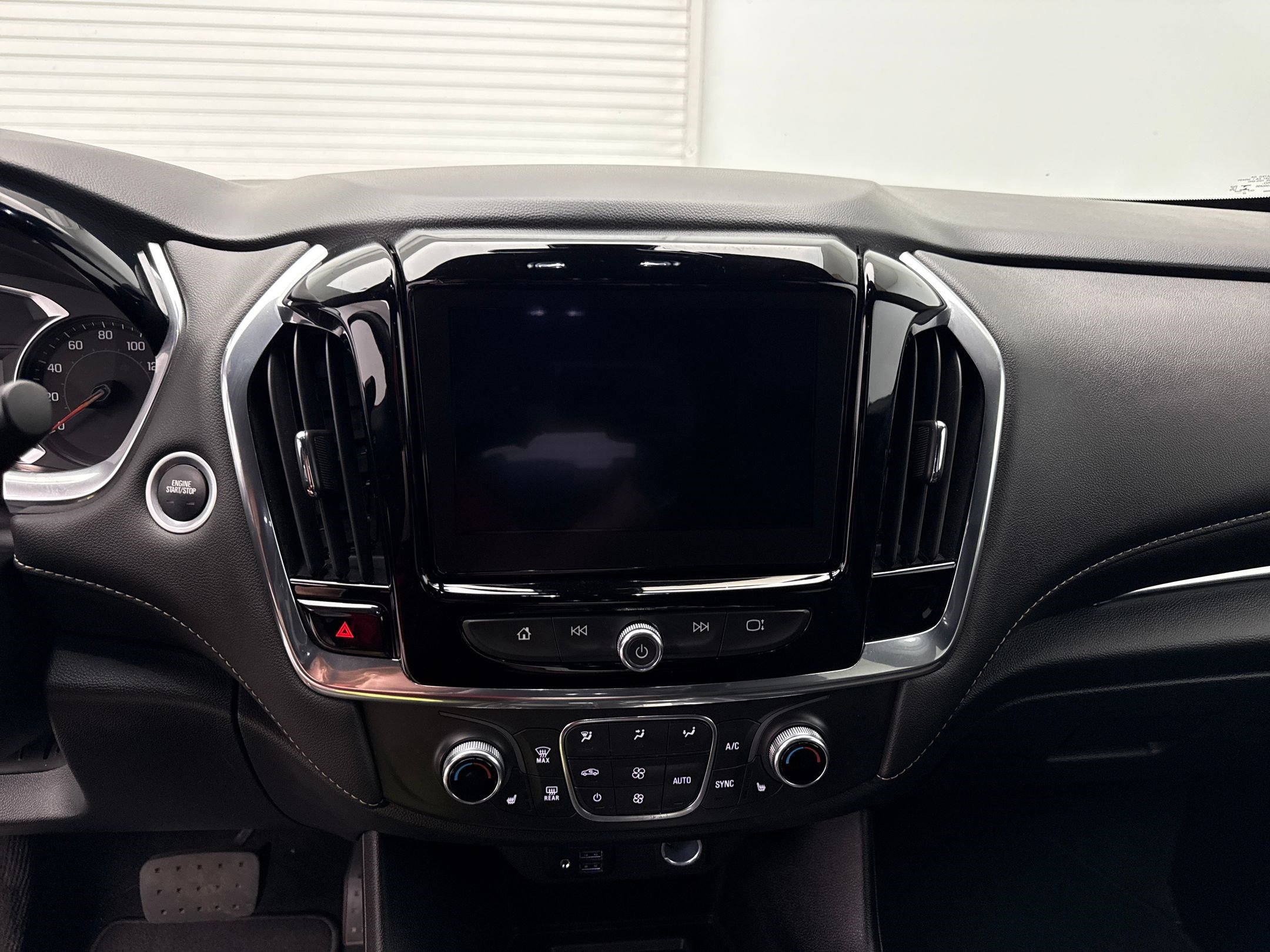 2023 Chevrolet Traverse Leather photo 33