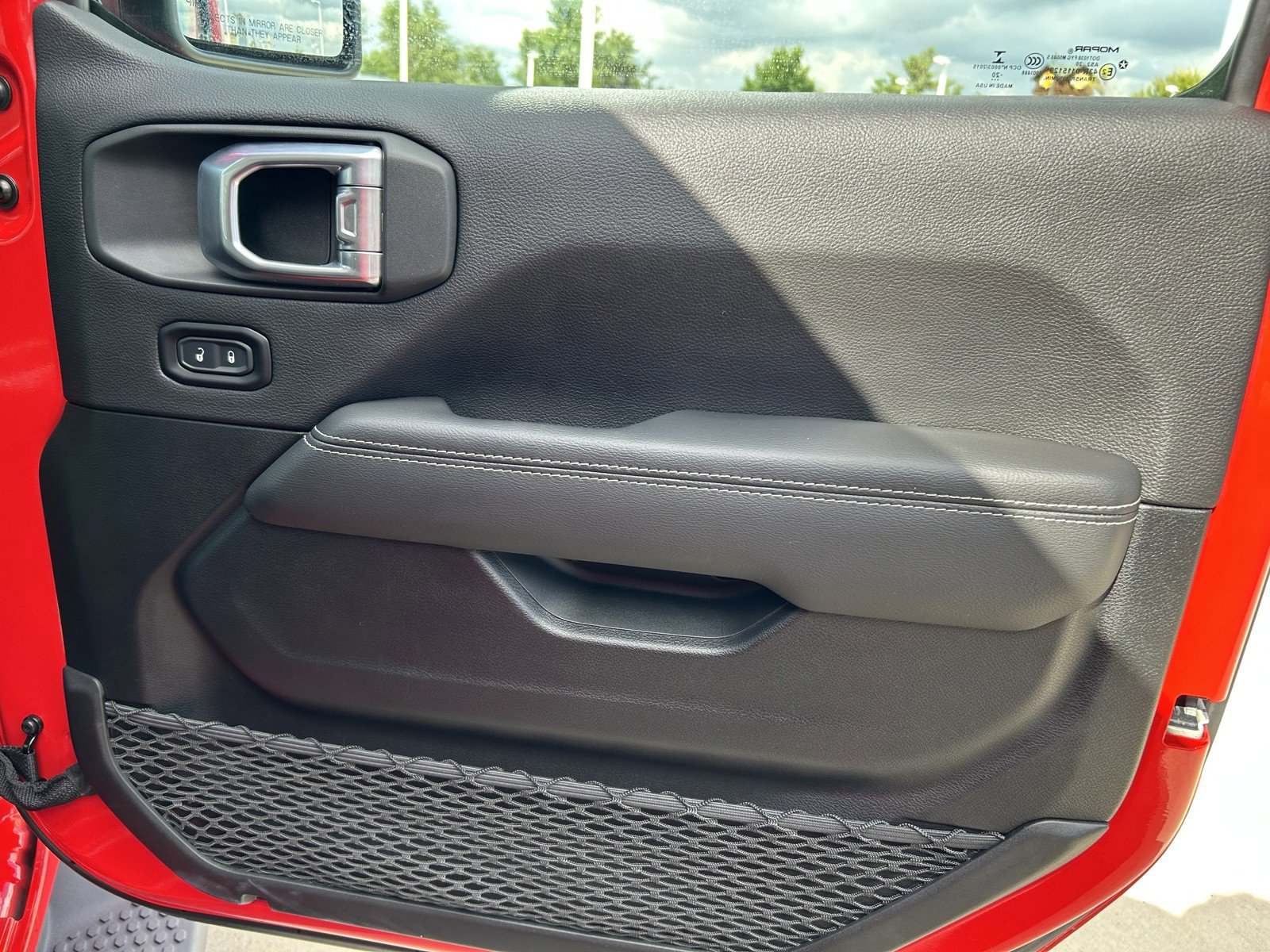 2020 Jeep Wrangler Unlimited Sahara photo 18