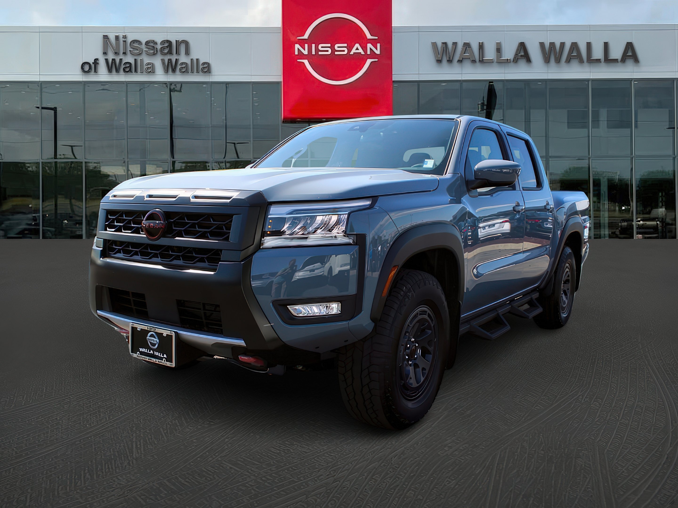 2025 Nissan Frontier PRO-4X photo 3