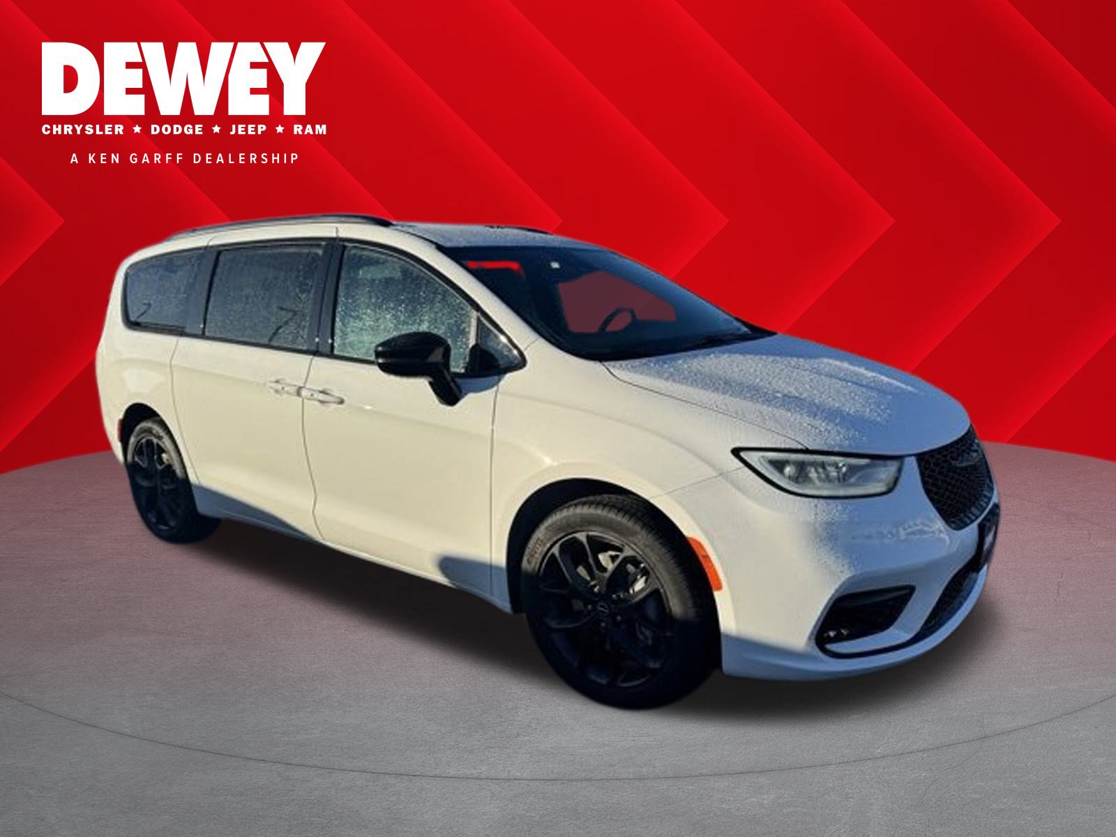 2026 Chrysler Pacifica Select's photo