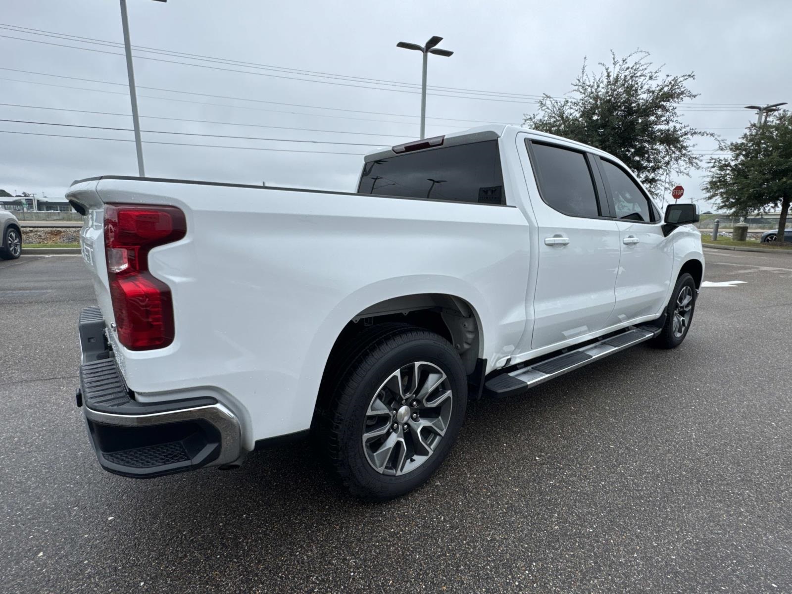 2023 Chevrolet Silverado 1500 LT photo 5