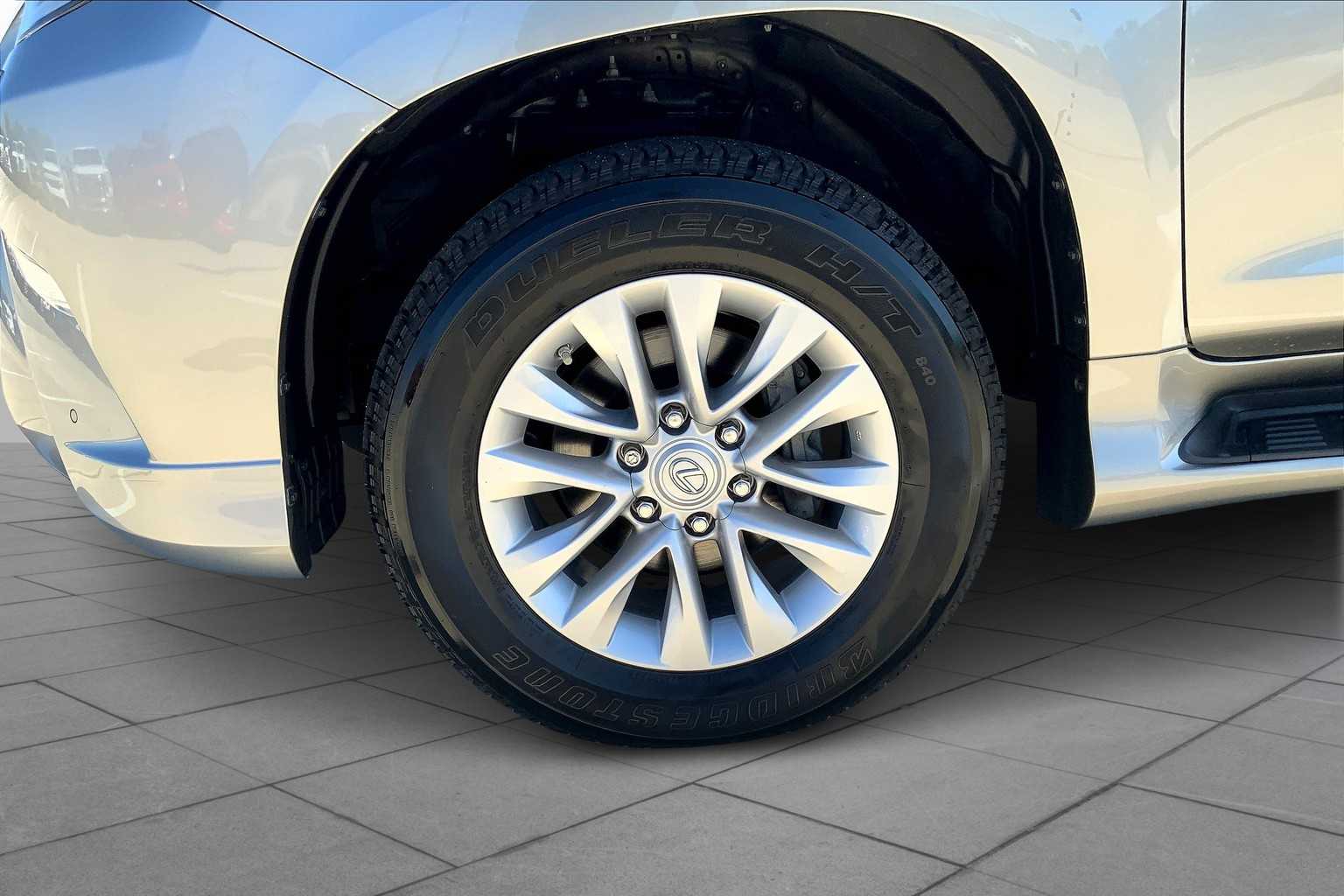 2023 Lexus GX 460 Premium photo 9