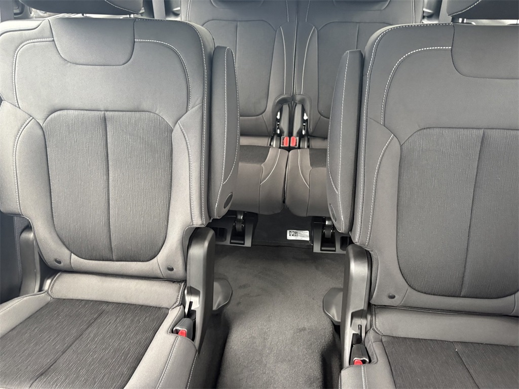 2025 Jeep Grand Cherokee Laredo X photo 29