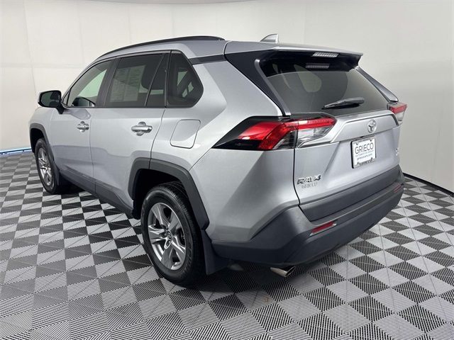 2024 Toyota RAV4 XLE photo 2