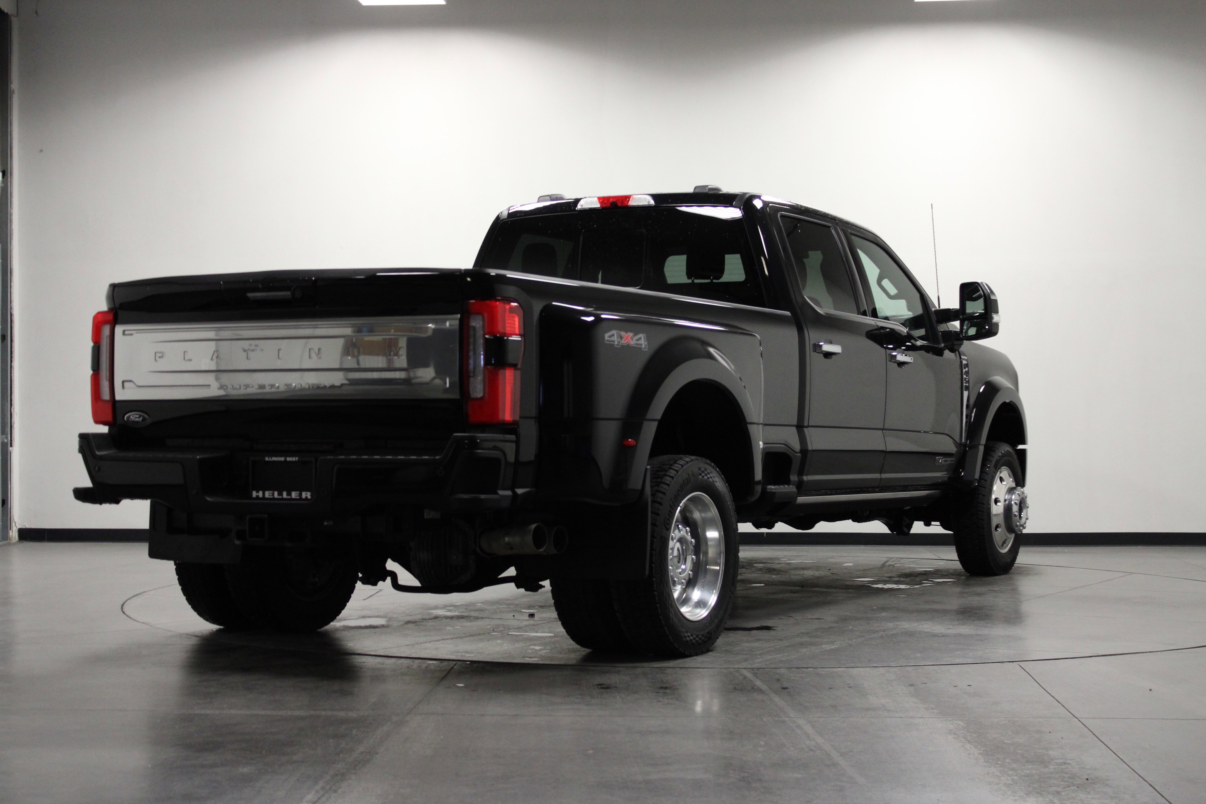 2024 Ford F-450 Platinum photo 3