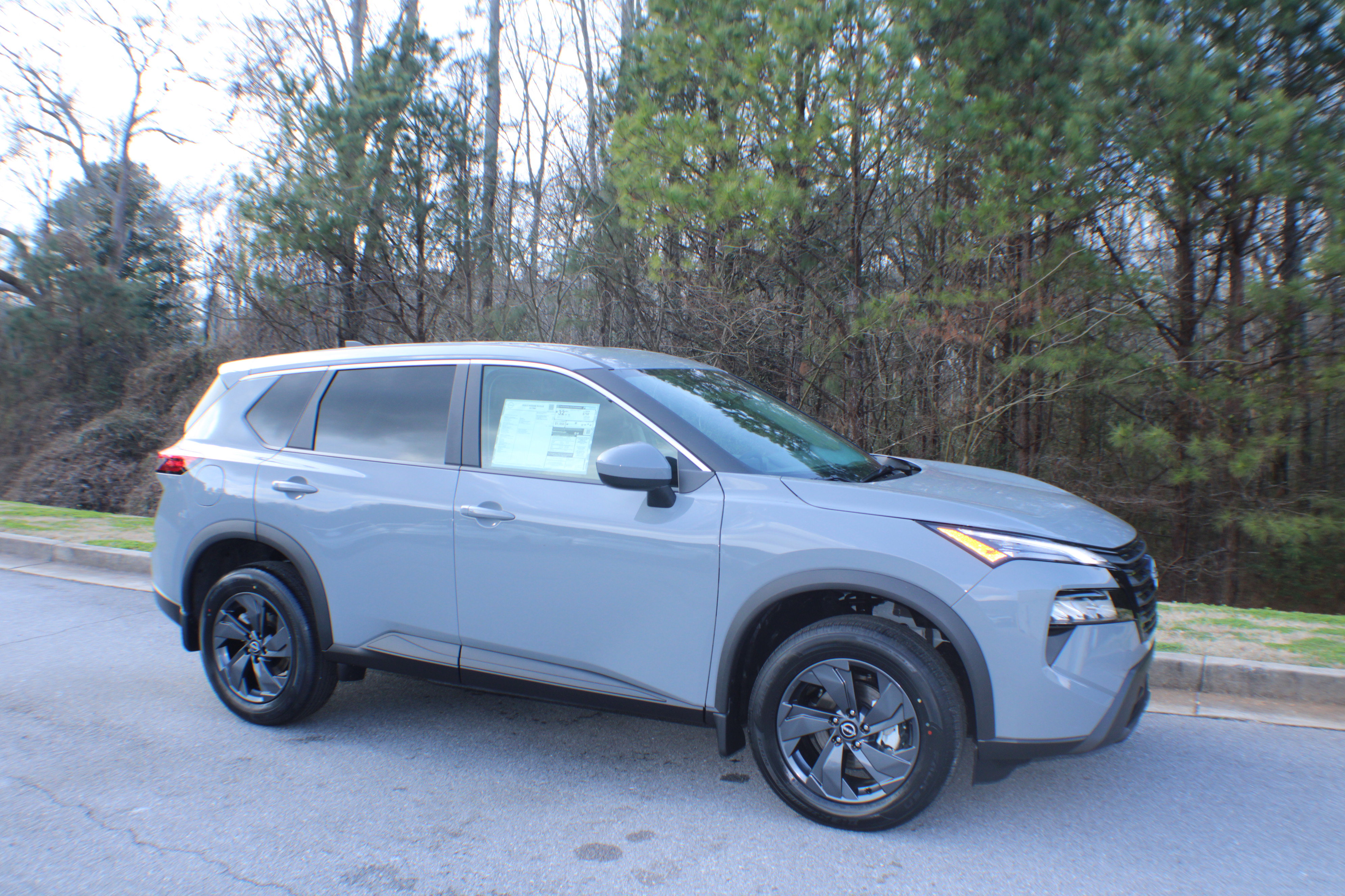 2026 Nissan Rogue SV's photo