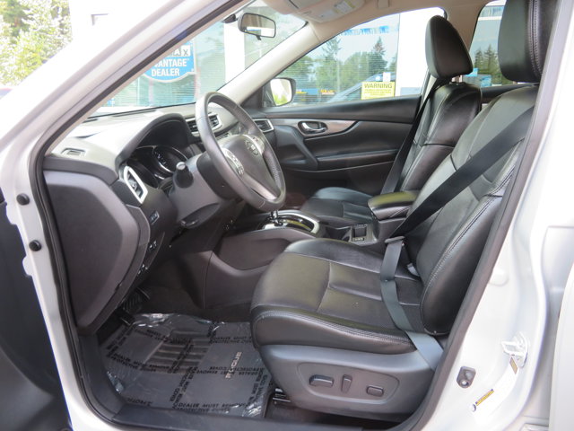2015 Nissan Rogue SL photo 21