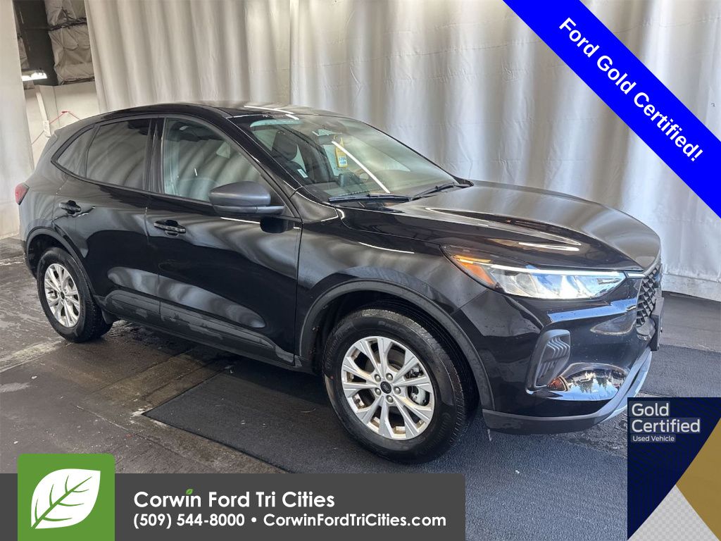 2025 Ford Escape Active's photo