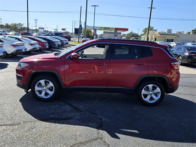 2019 Jeep Compass Latitude photo 3