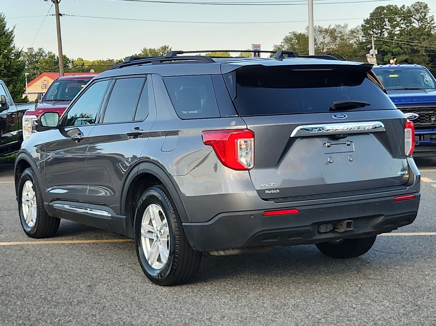 2021 Ford Explorer XLT photo 4