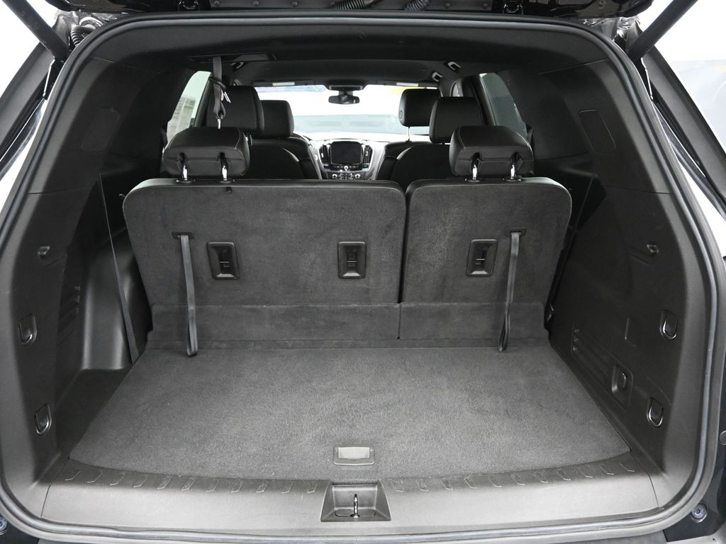 2022 Chevrolet Traverse Leather photo 6