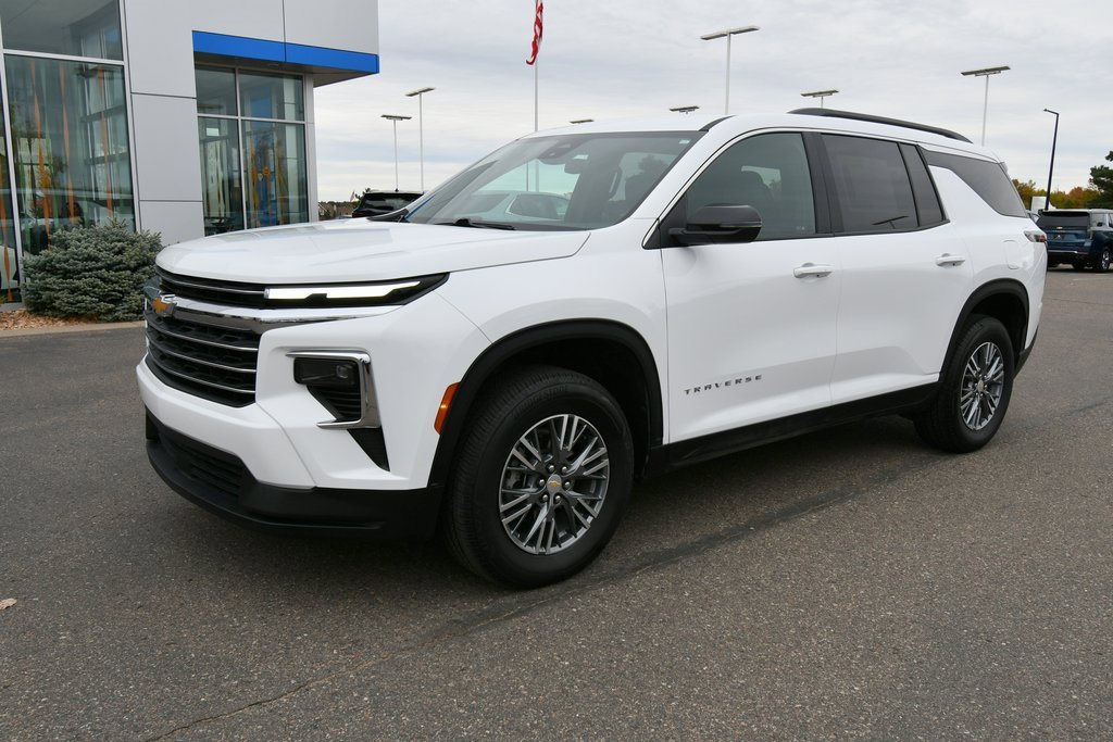 Used 2025 Chevrolet Traverse LT with VIN 1GNEVGRS4SJ156647 for sale in North Branch, Minnesota