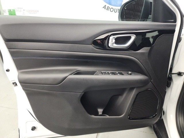 2025 Jeep Compass Latitude photo 26