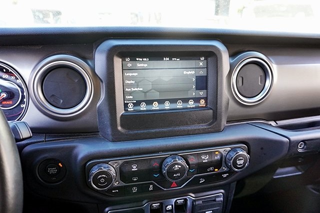 Used 2018 Orange Jeep Unlimited Rubicon image 31