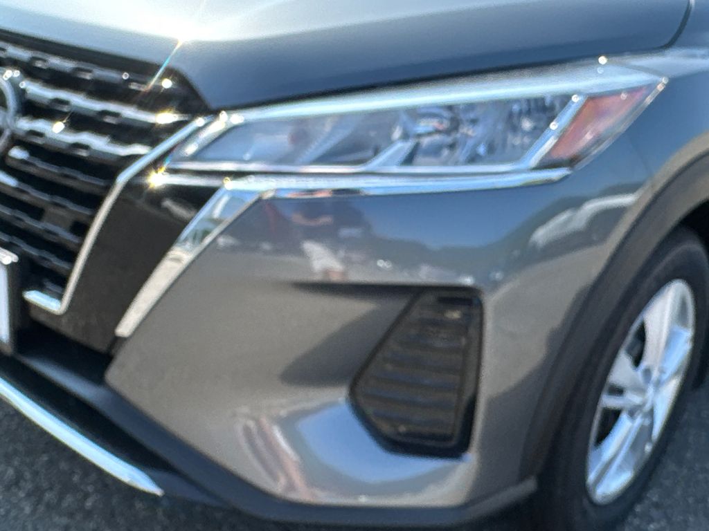 2025 Nissan Kicks Play S photo 7