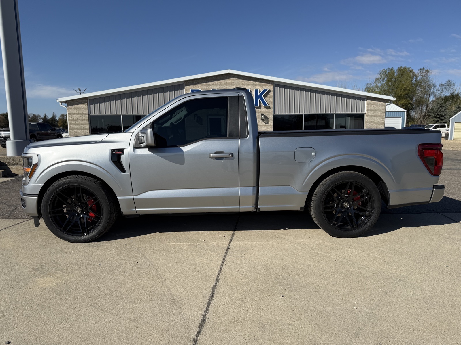 2025 Ford F-150 XL photo 4