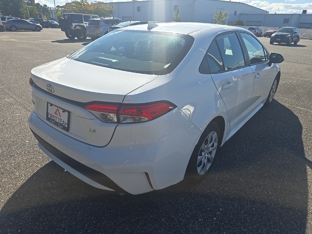 2022 Toyota Corolla LE photo 5