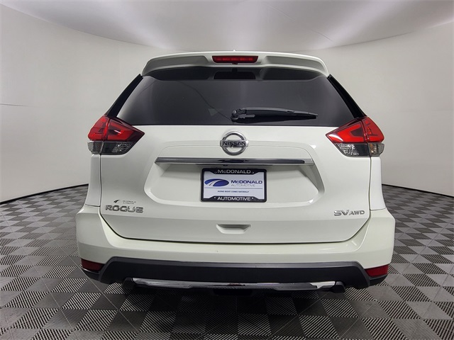 2018 Nissan Rogue SV photo 2