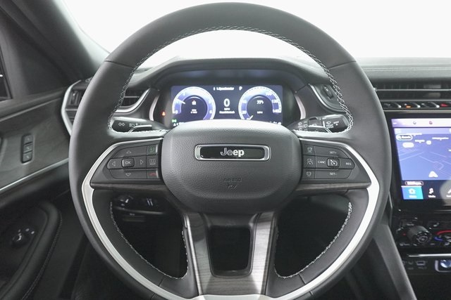 2025 Jeep Grand Cherokee Limited photo 13