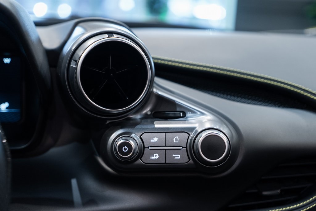 2022 Ferrari F8 Spider Base photo 28