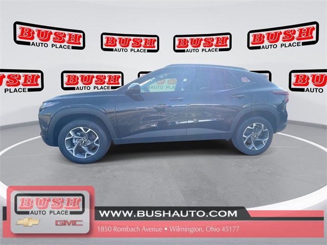 2025 Chevrolet Trax LT photo 7