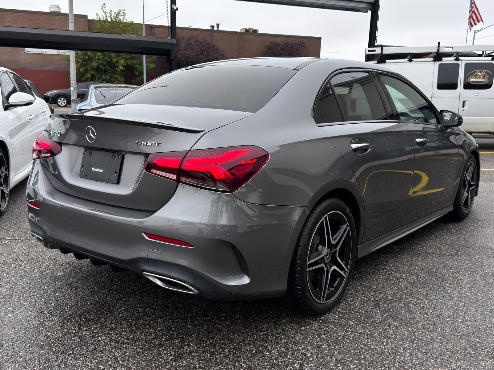 2021 Mercedes Benz A 220 4MATIC photo 4