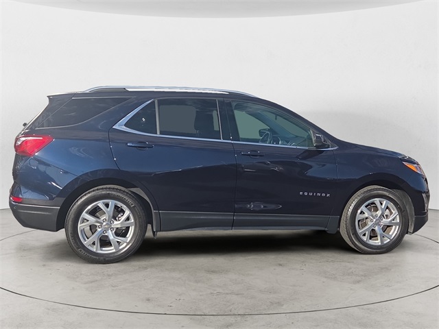 2020 Chevrolet Equinox LT photo 3