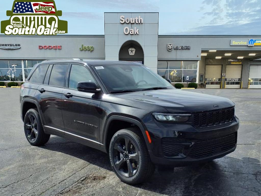 2025 Jeep Grand Cherokee Altitude's photo