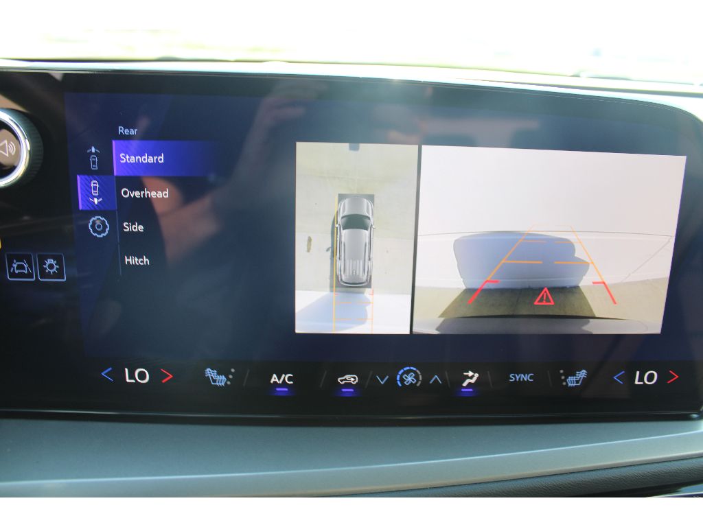 2026 Chevrolet Traverse photo 11