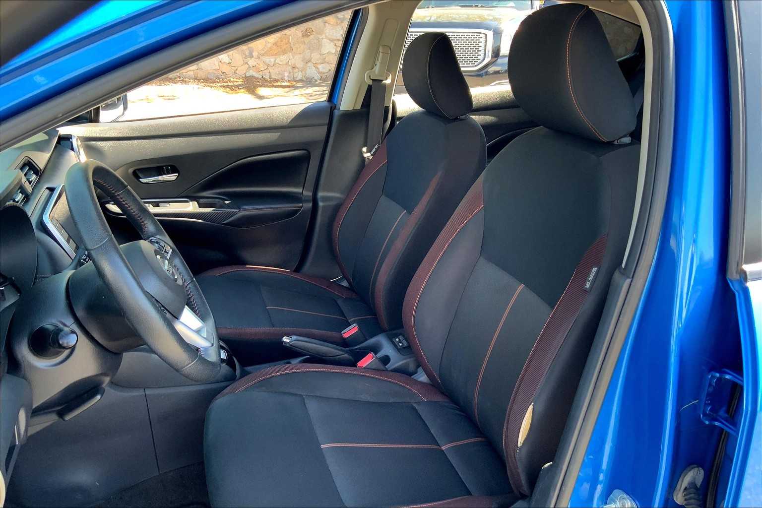 2020 Nissan Versa SR photo 7