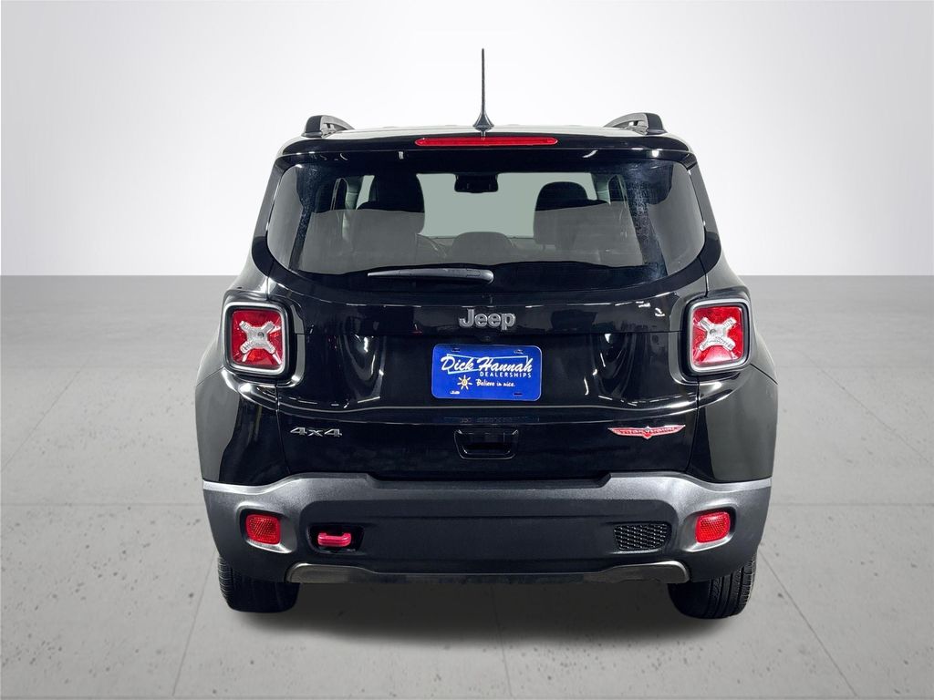 2022 Jeep Renegade Trailhawk photo 6