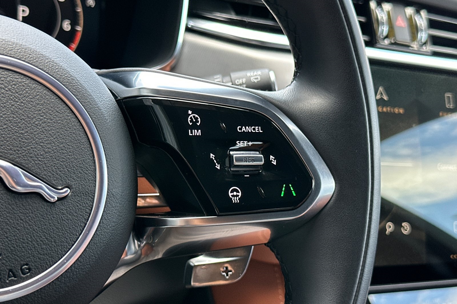 2025 Jaguar F-PACE P400 R-Dynamic S photo 27