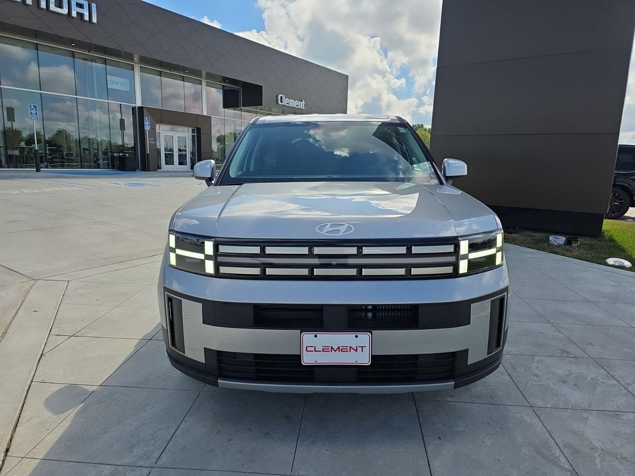 2026 Hyundai Santa Fe SE photo 2