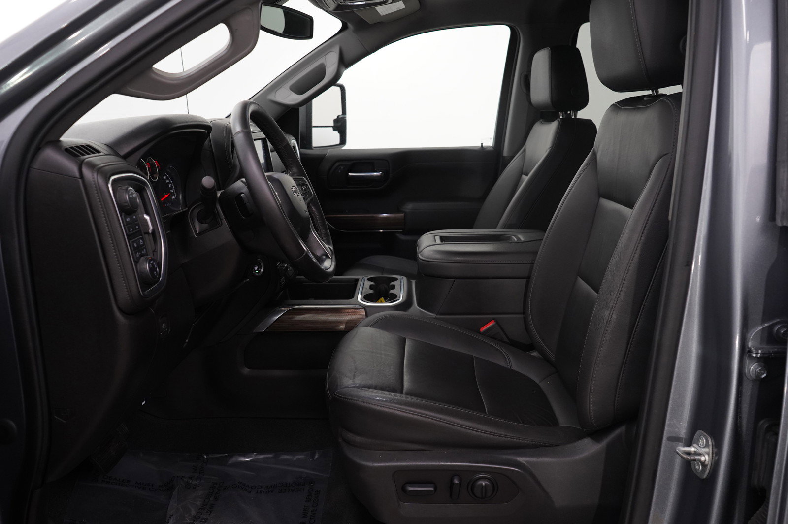 2021 Chevrolet Silverado RST photo 16