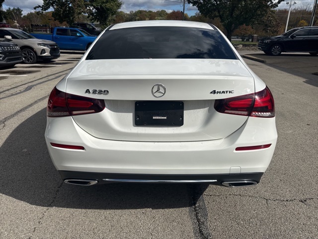 2022 Mercedes Benz A 220 4MATIC photo 4